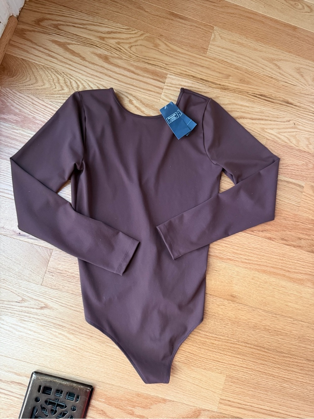 NWT Abercrombie Long Sleeve Low Back Bodysuit Brown Soft AF - Size Medium